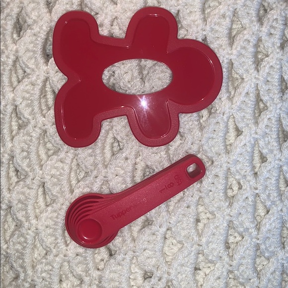 Tupperware Cookie Cutter and Measuring Spoons